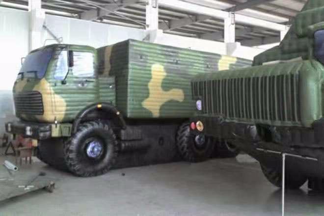 南岸大型军事车